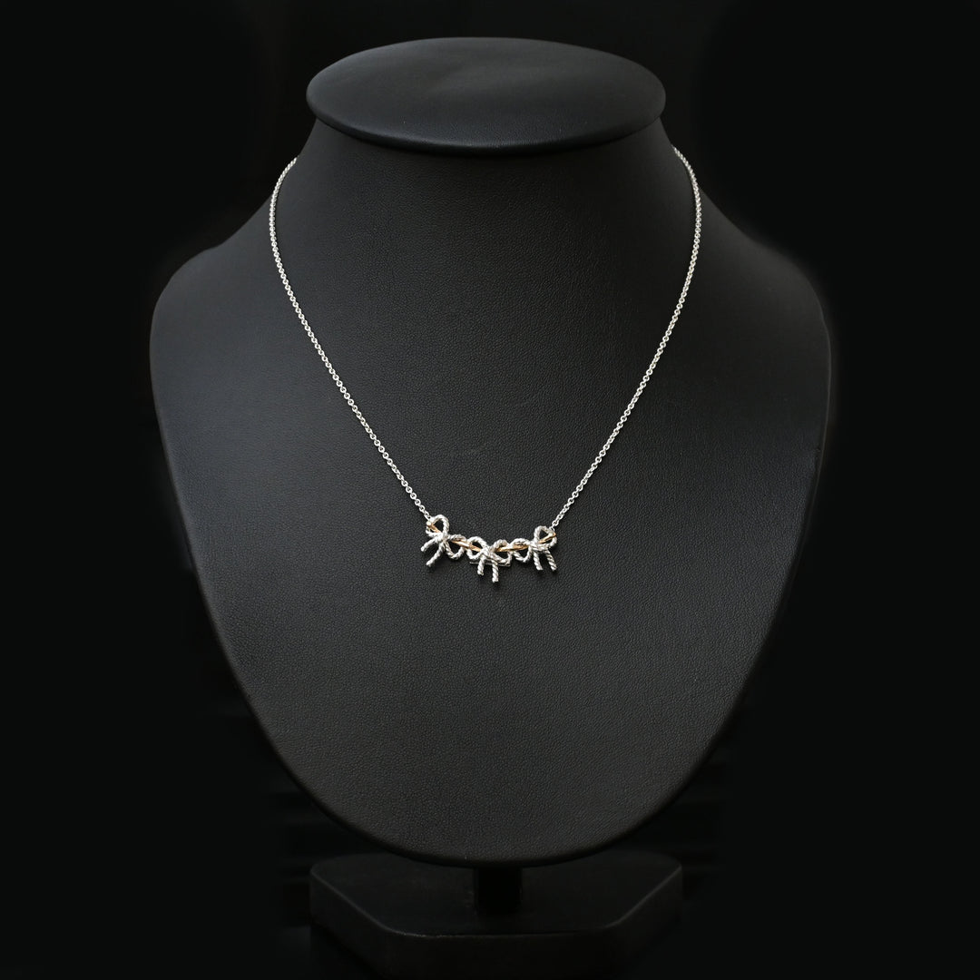 トリプルリボンネックレス