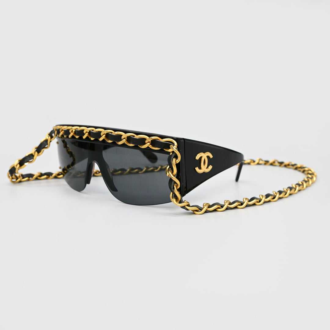 CHANEL Coco Mark Chain Sunglasses P34777V