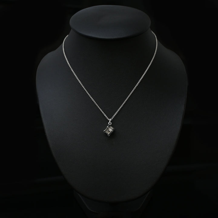 アトラスキューブ ネックレス