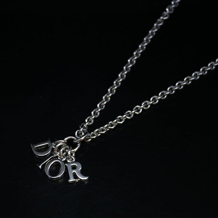 ロゴ ネックレス