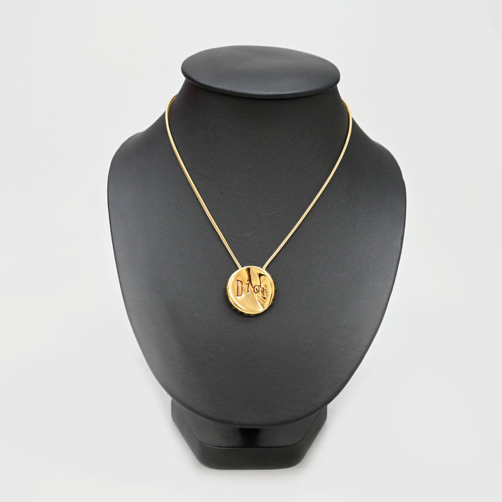 Christian Dior 병 캡 로고 목걸이 P43927V
