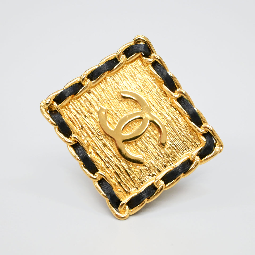 CHANEL 샤넬 코코 마크 스퀘어 체인 이어링 P44004V