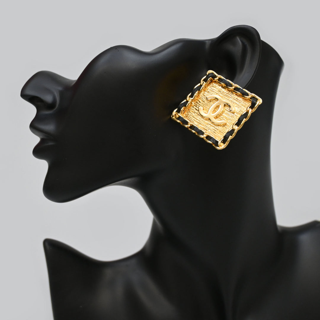 CHANEL 샤넬 코코 마크 스퀘어 체인 이어링 P44004V