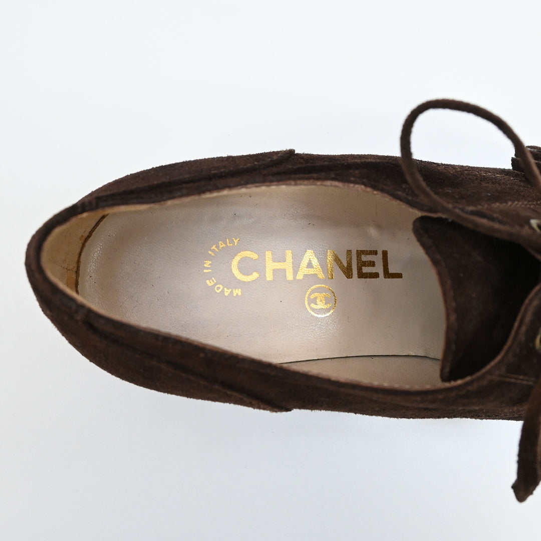 CHANEL 샤넬 스웨이드 코코 마크 U 칩 슈즈 P44325V