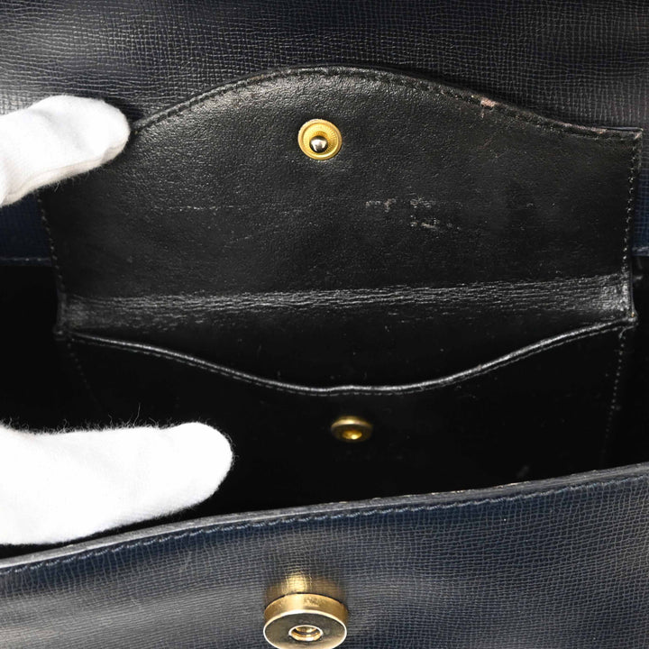 *克里斯蒂安·迪奥(Christian dior Christian Dior)椭圆形徽标硬件手袋P42213V