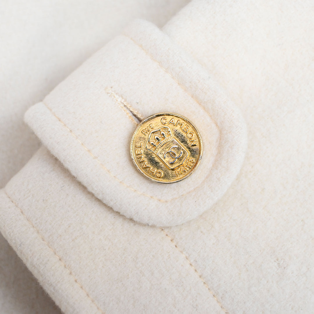 CHANEL 샤넬 짧은 더플 코트 P16375V