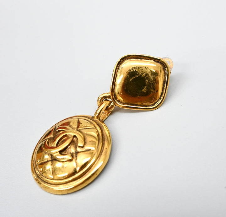 샤넬 샤넬 코코 마크 마틀라세 귀걸이 P44719V