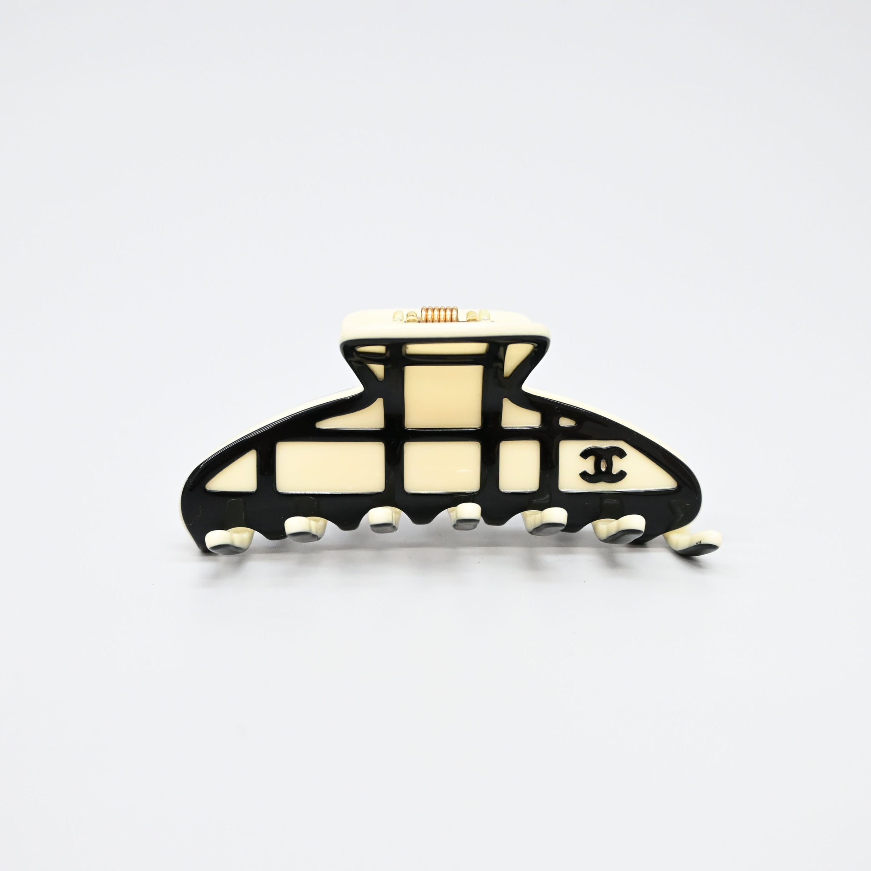 CHANEL ヘアクリップ 刻印あり！ - メルカリ