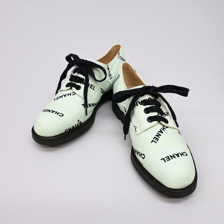 샤넬 코코 마크 레이스 업 슈즈 P44720V