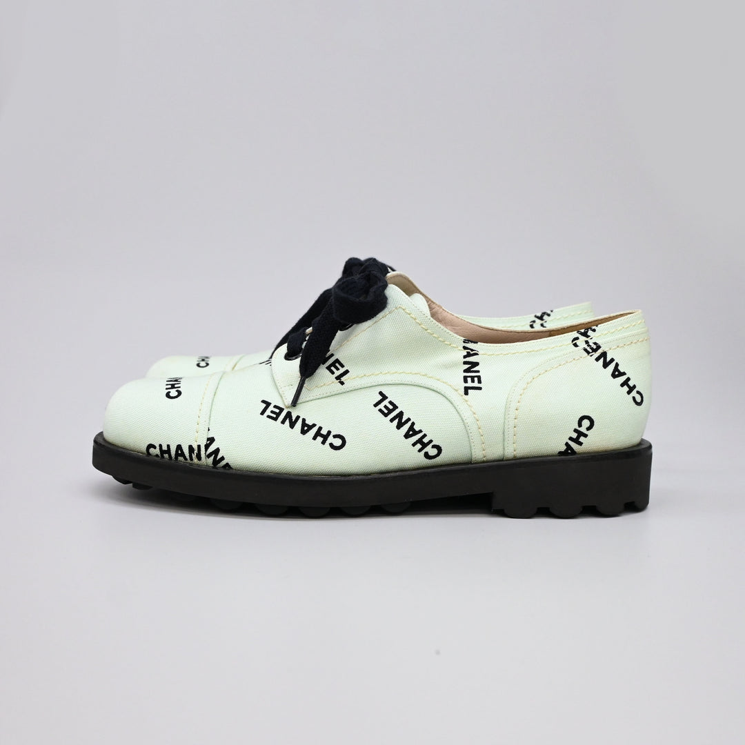 샤넬 코코 마크 레이스 업 슈즈 P44720V