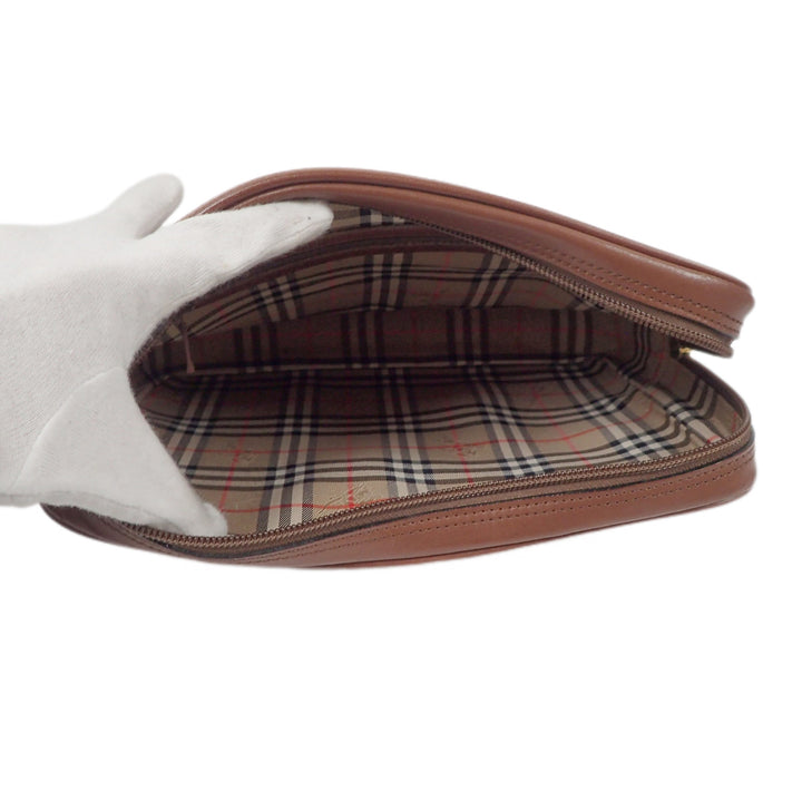 *Burberry 's Burberry의 두 번째 가방 확인 Novicek