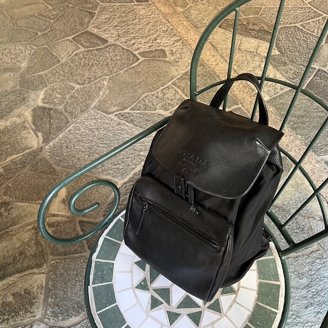 * PRADA 프라다 배낭
