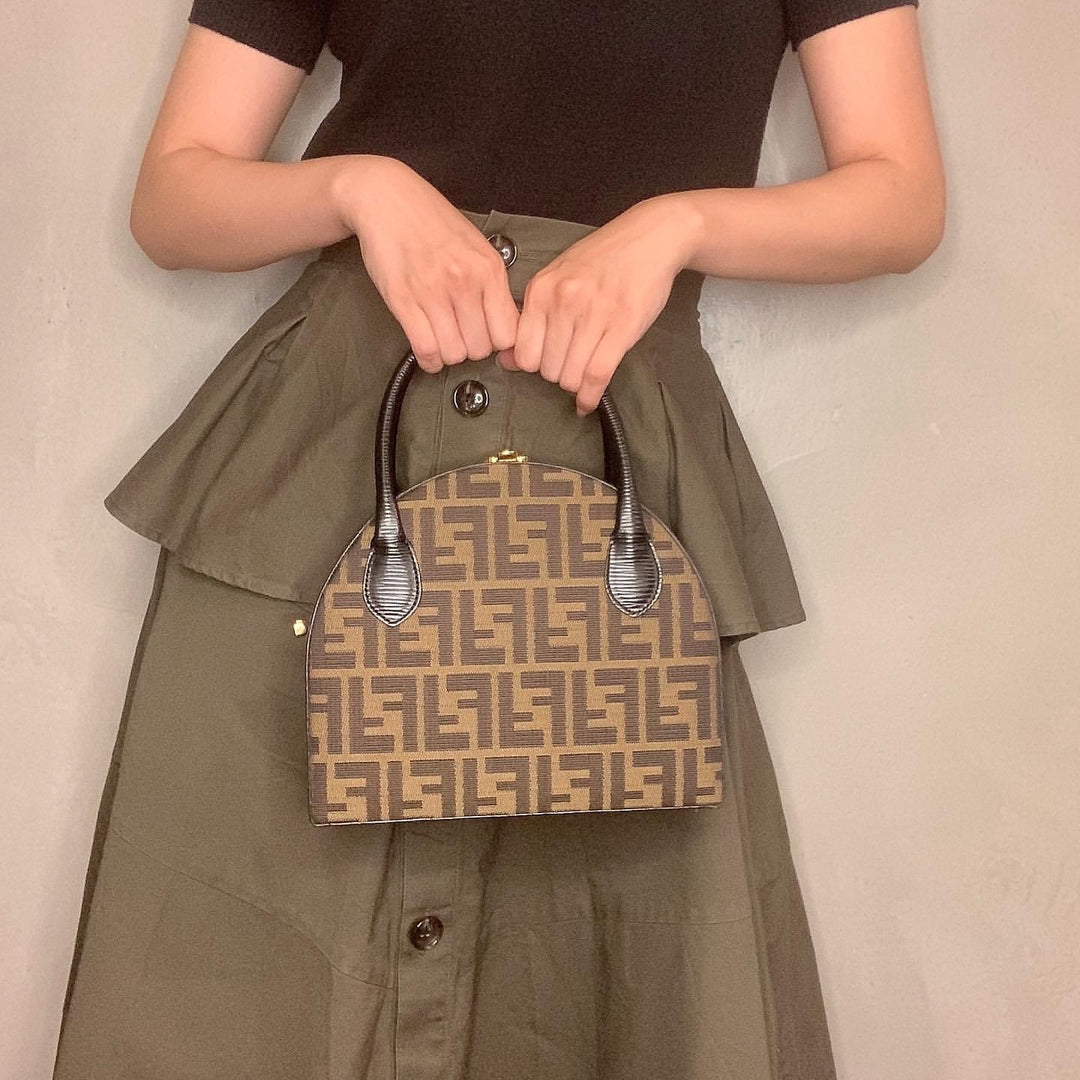 *FENDI フェンディ ズッカ柄 モノグラム ハンドバッグ ショルダーバッグ