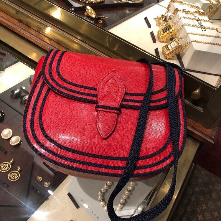 *Yves Saint Laurent イヴ サンローラン ショルダーバッグ P6155V