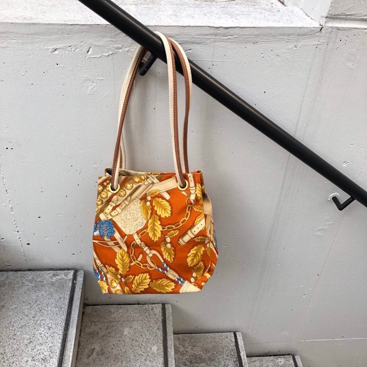 *LOEWE ロエベ ショルダーバッグ 巾着 P4011V