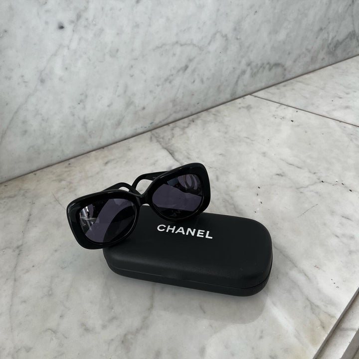 * Chanel Chanel太阳镜