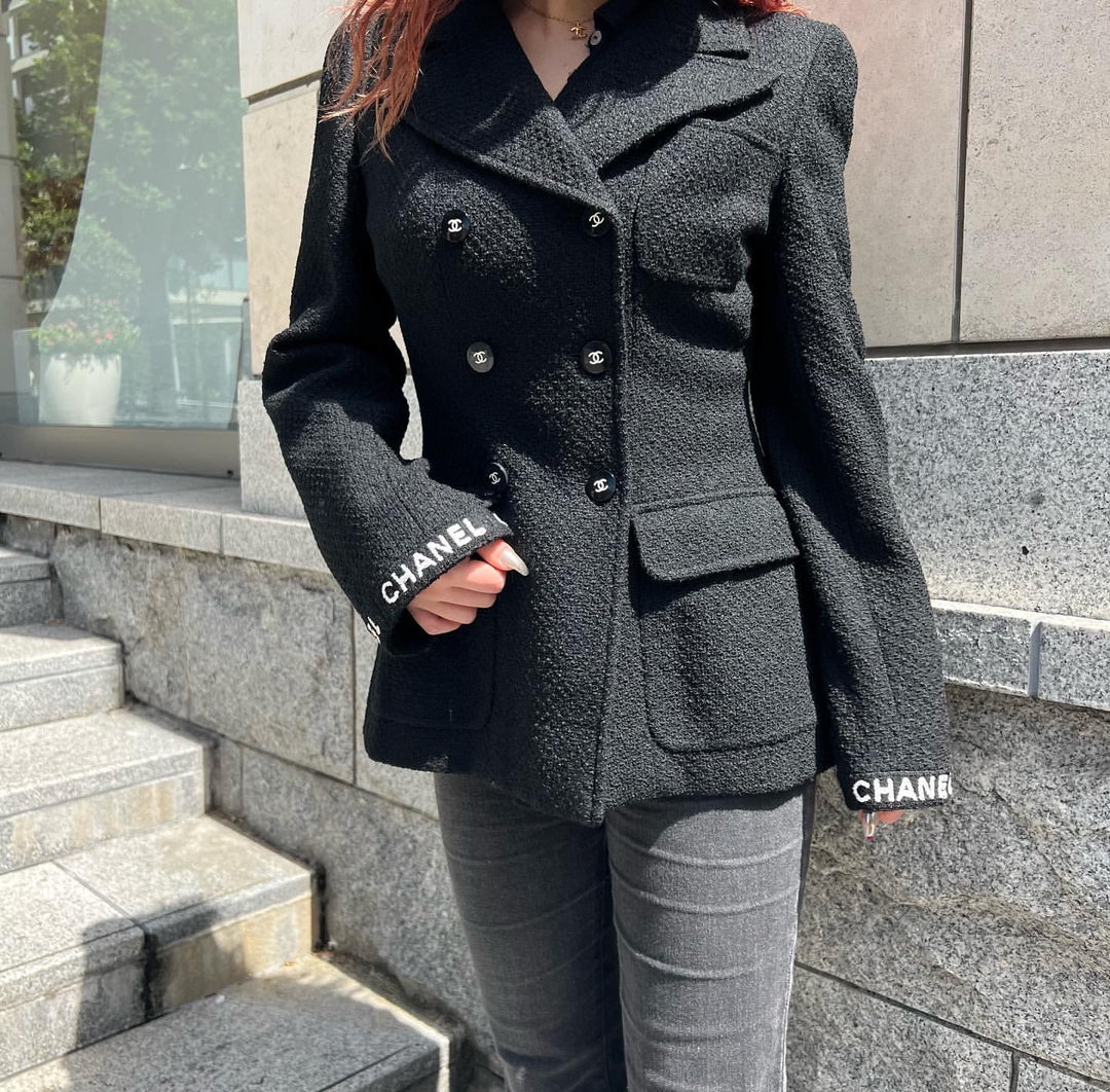 *香奈儿香奈儿夹克P05748V04386徽标可可按钮