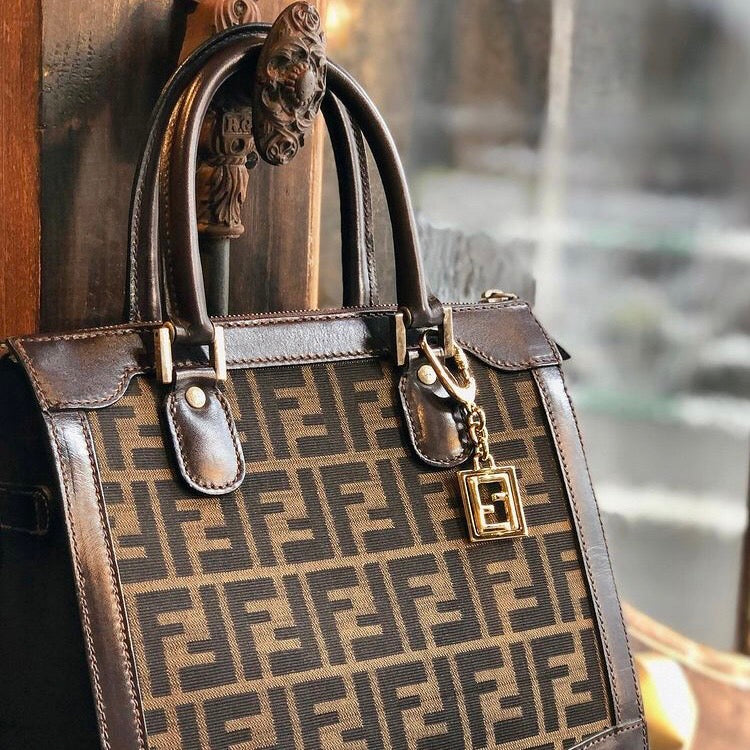 FENDI フェンディ ズッカ柄 モノグラム ハンドバッグ – VINTAGE SELECT 