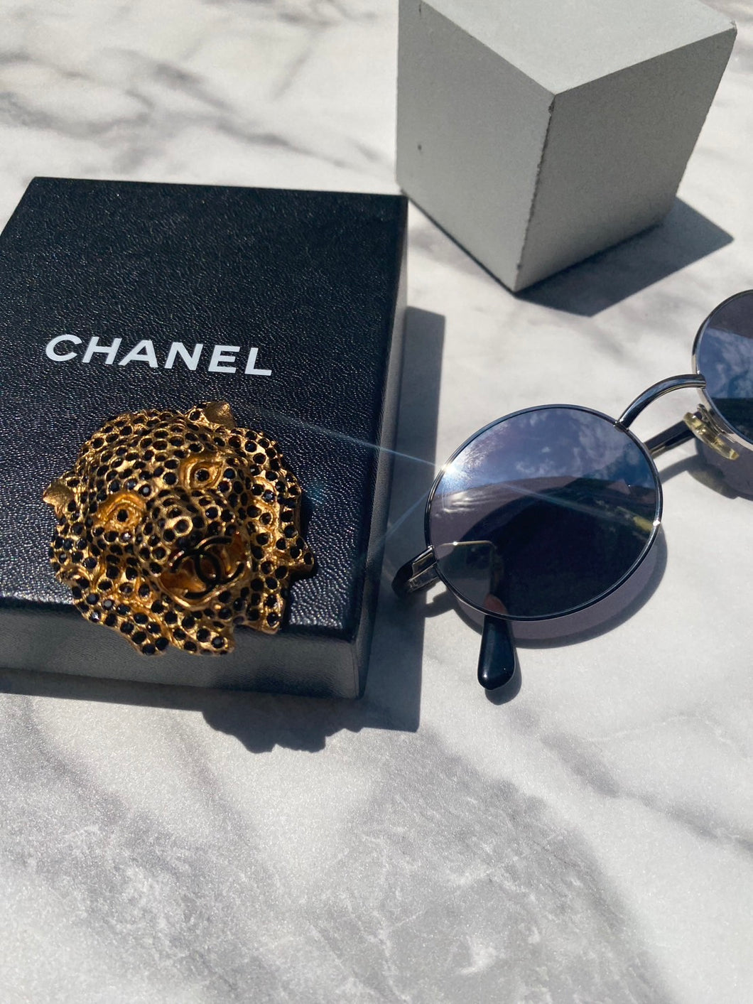 *CHANEL Chanel Lion Rhinestone Broach P42443V