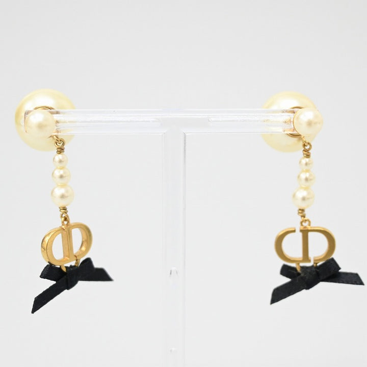Dior earrings CD logo pearl