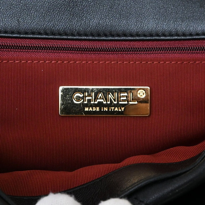 chanel shoulder bag ladies