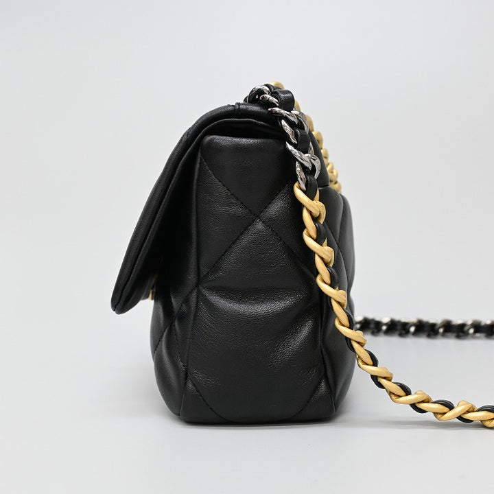 chanel shoulder bag ladies