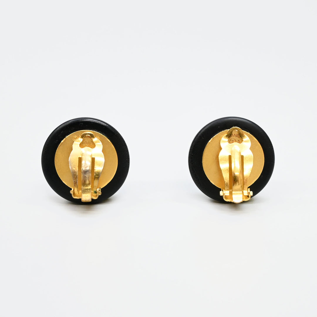 CHANEL Chanel Logo Earring P43689V