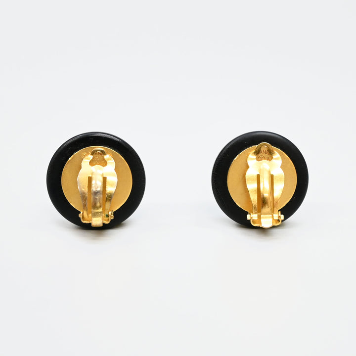 CHANEL Chanel Logo Earring P43689V