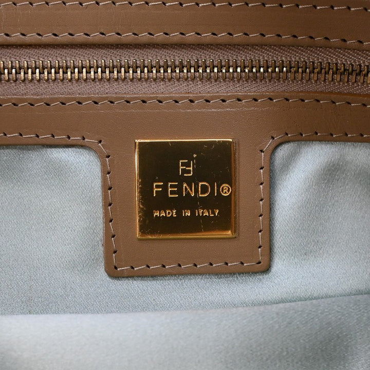 フェンディ ショルダーバッグ レディース