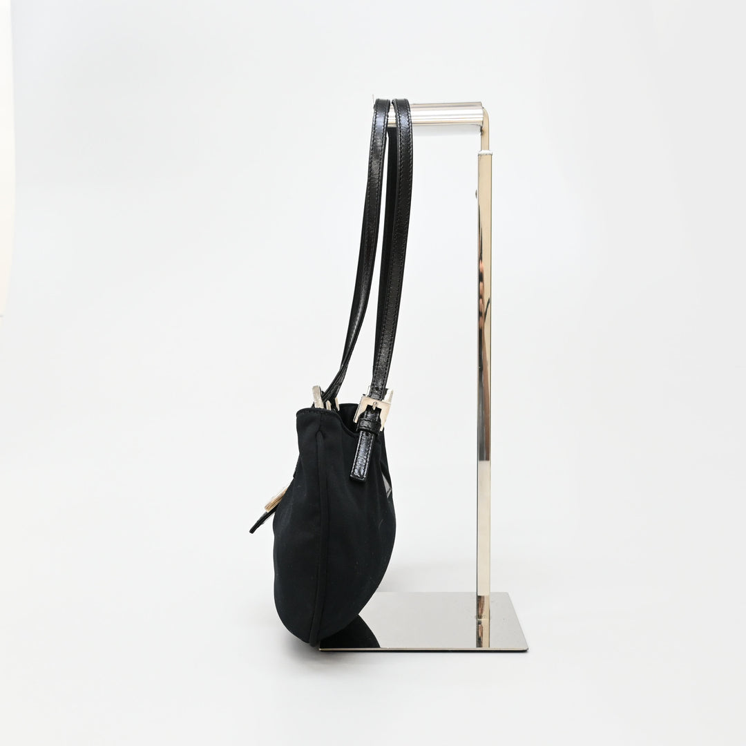 Croissant shoulder bag P47876V