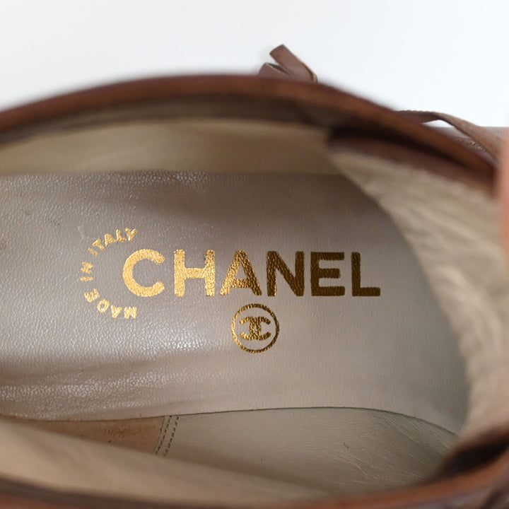 CHANEL 샤넬 레이스 -UP 짧은 부츠 P44077V