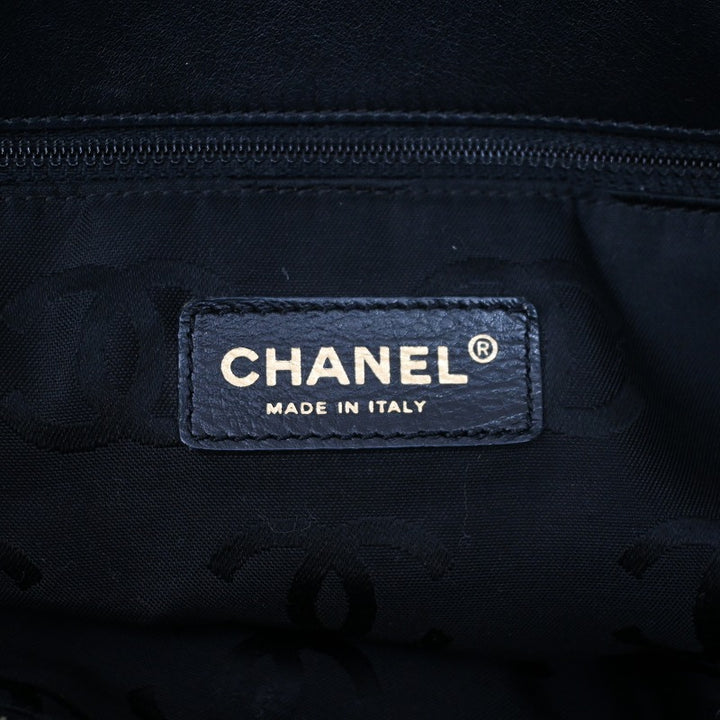 chanel tote bag ladies