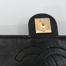 将图片加载到图库查看器，香奈儿Pushlock Matelasse连锁肩袋P44514V
