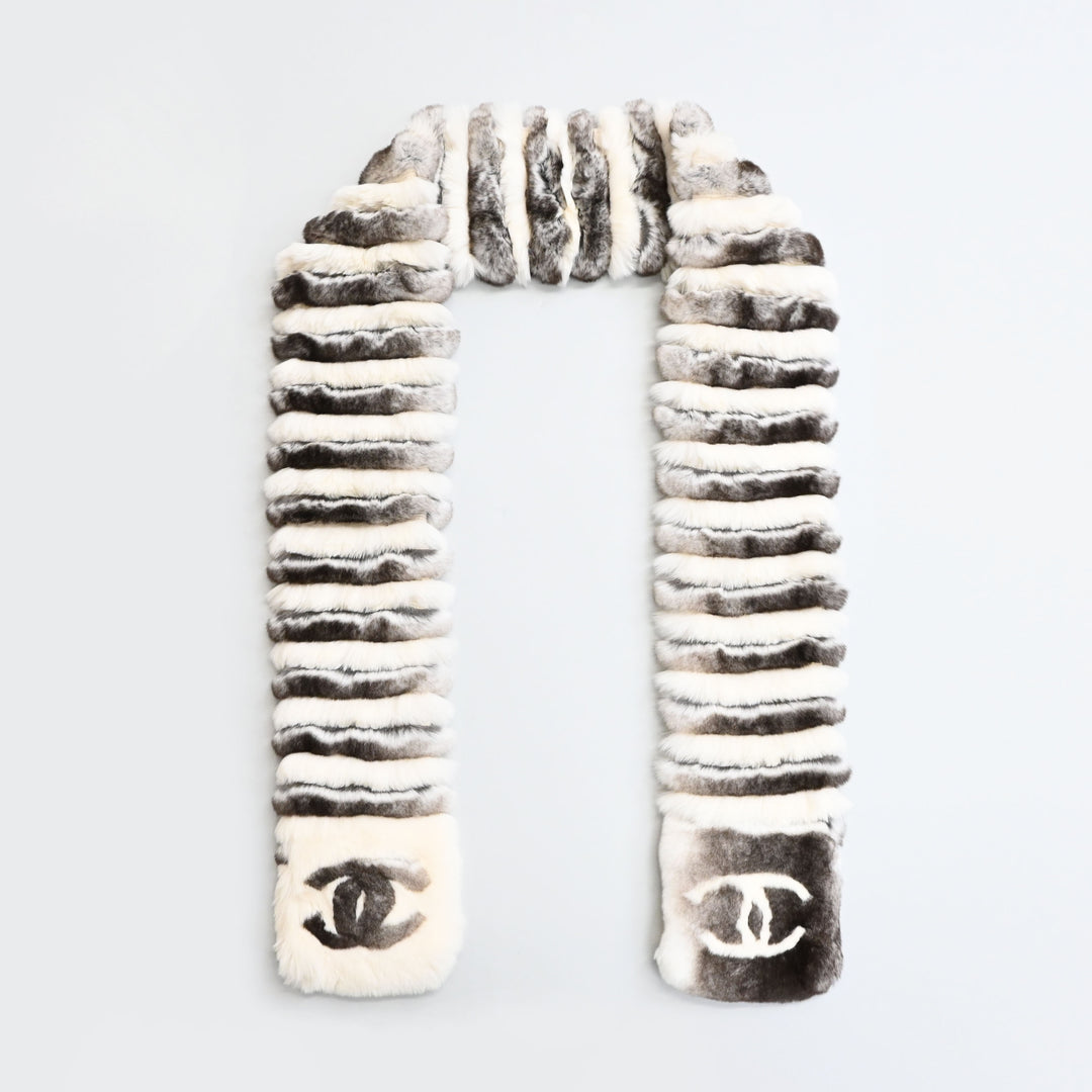 CHANEL Coco Mark Orig Lug x Cashmere Fur Muffler P44538V