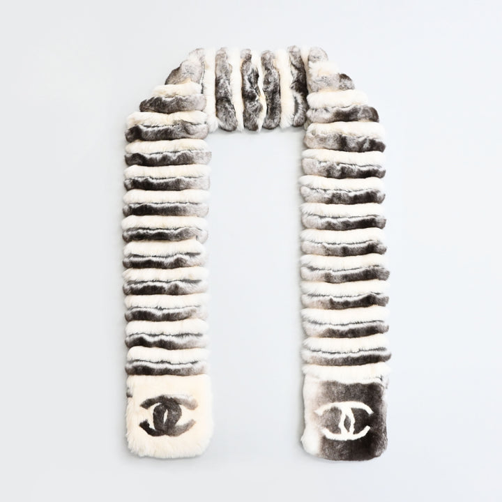 CHANEL Coco Mark Orig Lug x Cashmere Fur Muffler P44538V