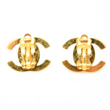 Load image into Gallery viewer, *CHANEL Chanel Coco Mark Turn Lock Earring P42797V
