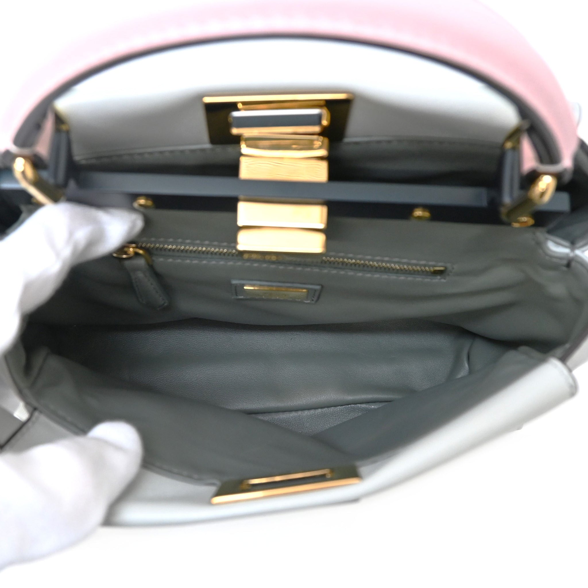 FENDI ミニピーカーブー ハンドバッグ – VINTAGE SELECT SHOP FENDI ミニピーカーブー ハンドバッグ – VINTAGE SELECT SHOP