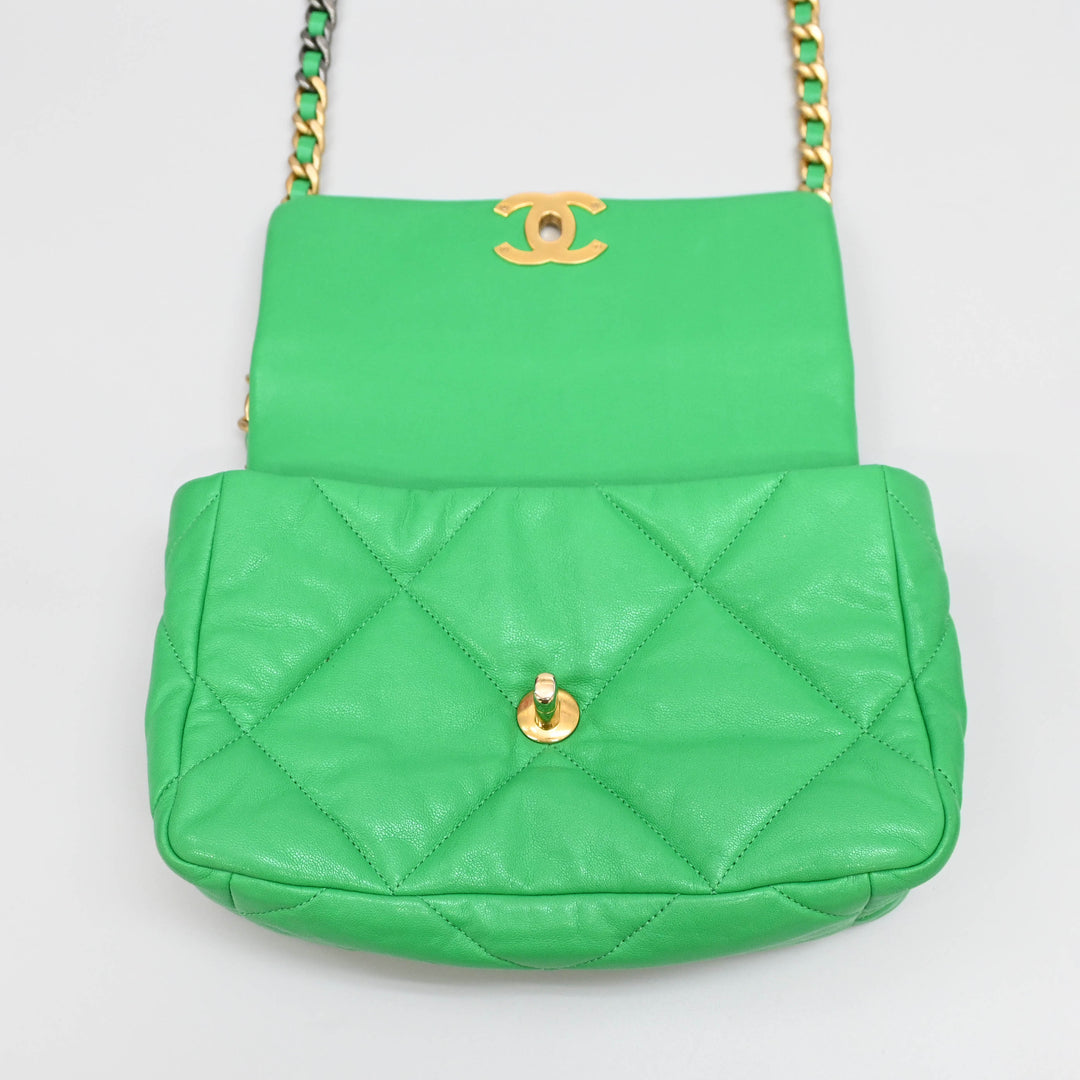 Chanel Chanel19光泽羊羔链链肩袋P45032V