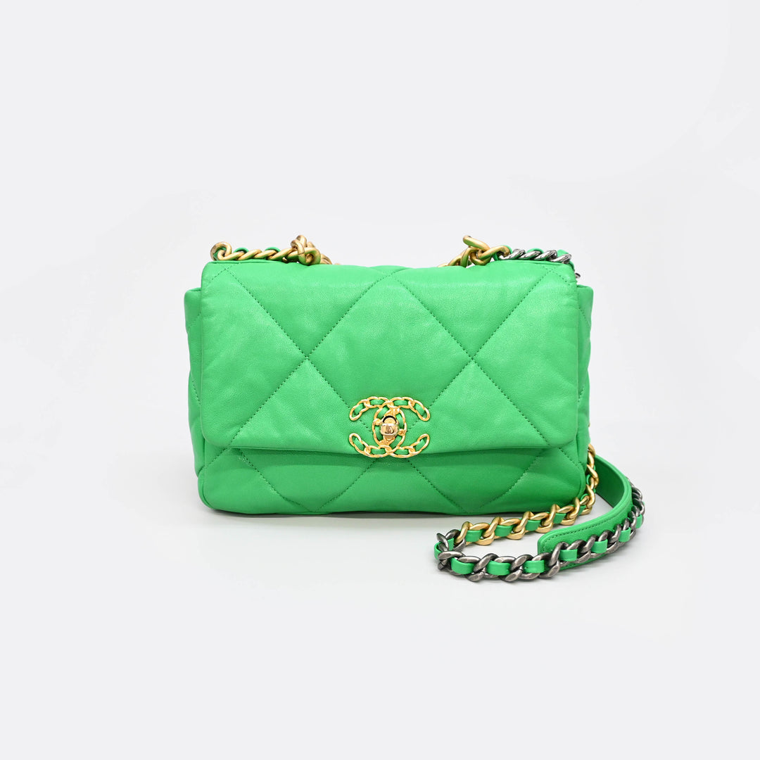 Chanel Chanel19光泽羊羔链链肩袋P45032V
