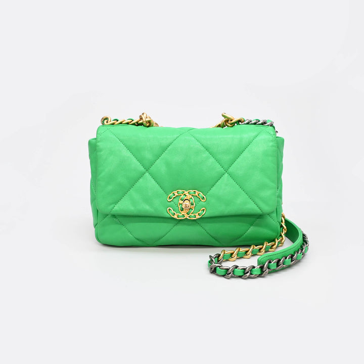 Chanel Chanel19光泽羊羔链链肩袋P45032V