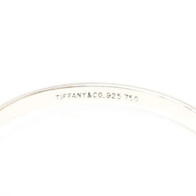 Load image into Gallery viewer, Tiffany &amp; Co. Tiffany Hook &amp; Ibangle P43122V
