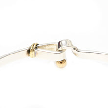 Load image into Gallery viewer, Tiffany &amp; Co. Tiffany Hook &amp; Ibangle P43123V
