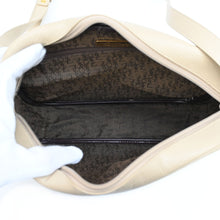 Load image into Gallery viewer, Yves Saint Laurent Eves Saint Laurent? Shoulder bag P21167V
