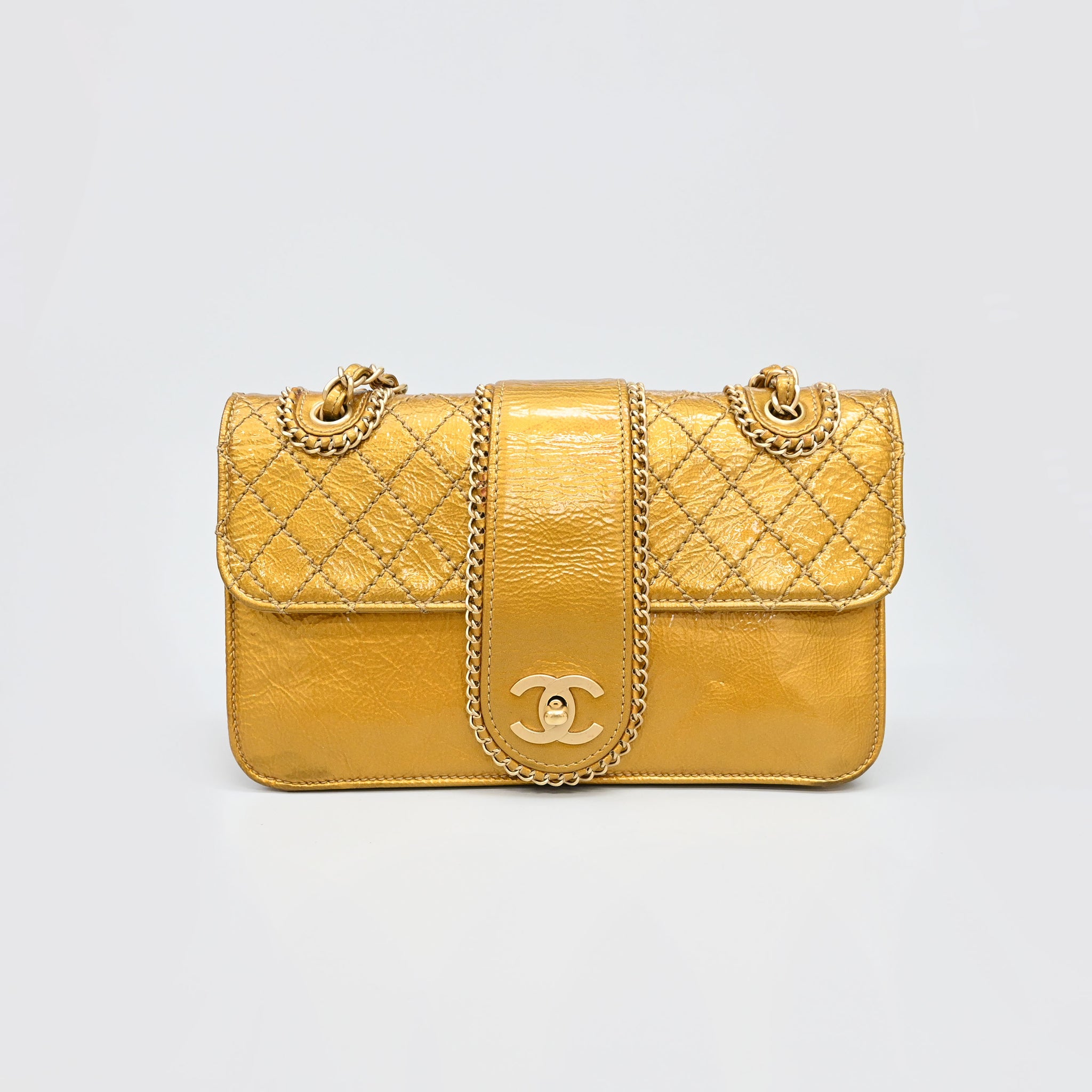 CHANEL シャネル パテントレザー チェーンショルダーバッグ