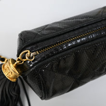 Load image into Gallery viewer, CHANEL Chanel?Matelasse Tassel chain shoulder bag P43436V
