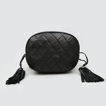 Load image into Gallery viewer, CHANEL Chanel?Matelasse Drawstring chain shoulder bag P43446V
