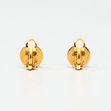 Load image into Gallery viewer, CHANEL Chanel Turn Lock Earring P43454V
