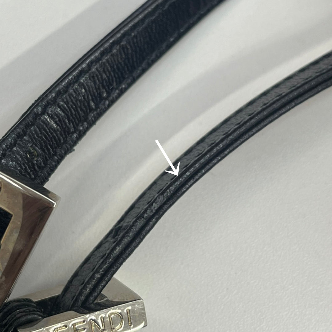 Croissant shoulder bag P47876V