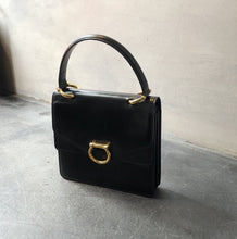 将图片加载到图库查看器，席琳·席琳（Celine Celine）？
