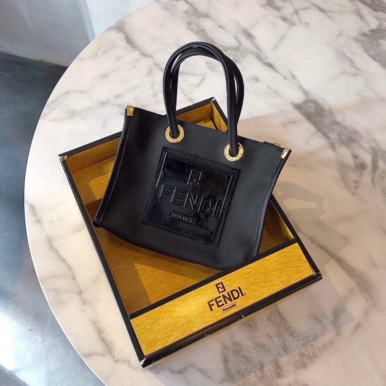 *Fendi 芬迪 手提包